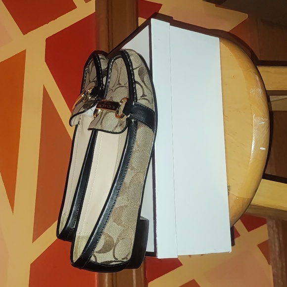 Coach ladies loafers - Picture 5 of 9